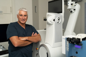 Υπερμετρωπία: Πώς μπορεί να διορθωθεί με ελάχιστα επεμβατικό τρόπο;