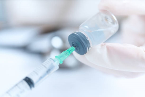 Κορωνοϊός: Διχάζει τις ΗΠΑ η μια δόση για τα εμβόλια mRNA που έγινε ξαφνικά αρκετή