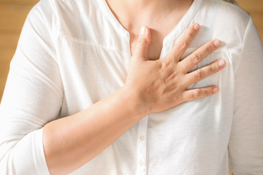 «Φτερουγίσματα» στην καρδιά – Τι να προσέξετε και πότε να πάτε στο γιατρό