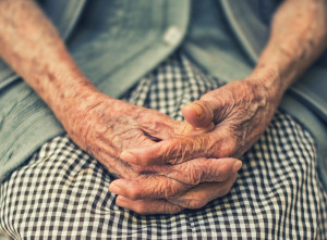 Πώς μπορείς να δώσεις -κυριολεκτικά- ζωή στη γιαγιά σου με μια μόνο επίσκεψη