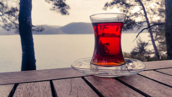 Τα 5 καλύτερα είδη τσαγιού για να απολαύσετε την άνοιξη