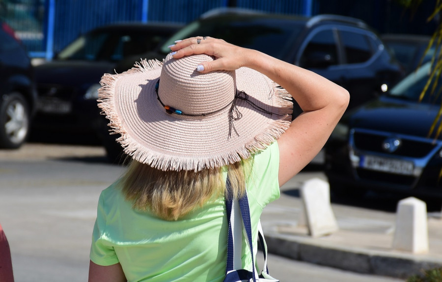 Καύσωνας: Σε αυξημένη επιφυλακή οι υπηρεσίες του Δήμου Αθηναίων