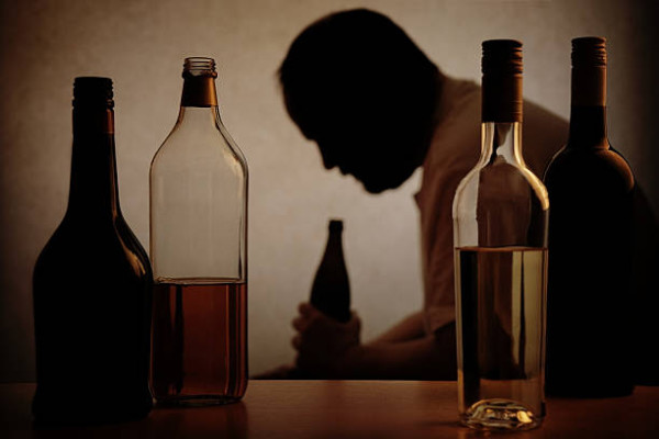 Συκώτι: Πιο επικίνδυνη η κραιπάλη από την καθημερινή κατανάλωση αλκοόλ