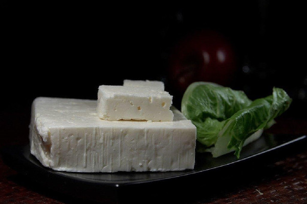 Εντοπίστηκε το βακτήριο Listeria σε φέτα – Η ανακοίνωση του ΕΦΕΤ