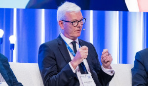 Oliver Bleck (Roche): Η πολιτική βούληση και οι στρατηγικές επενδύσεις απαραίτητες για την ενίσχυση της φαρμακευτικής καινοτομίας σε Ευρώπη και Ελλάδα