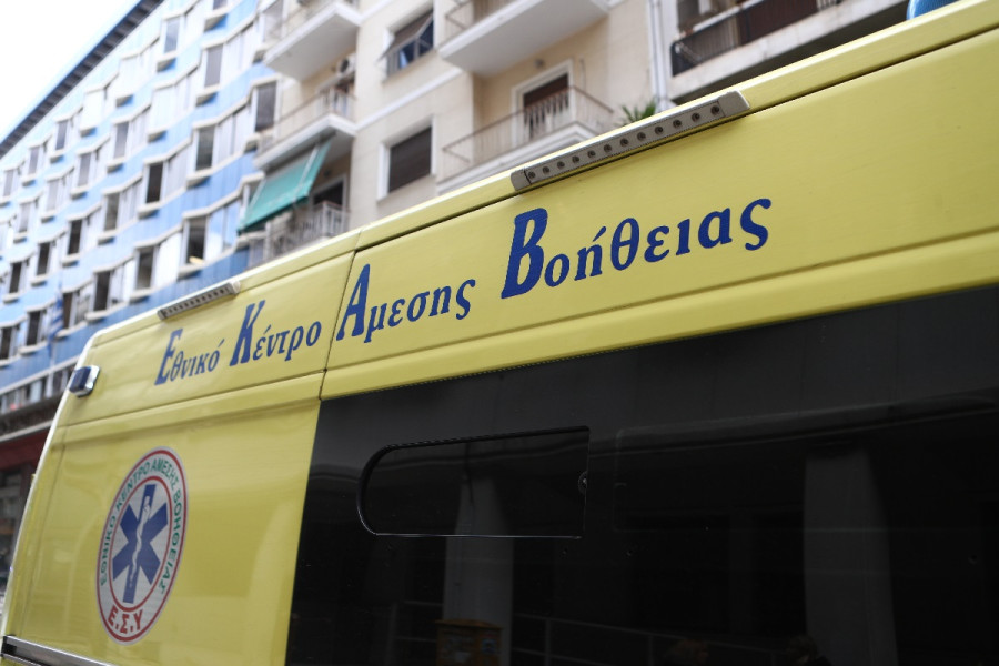 Τραγωδία στη Λαμία – Ηλικιωμένη πνίγηκε τρώγοντας σουβλάκι