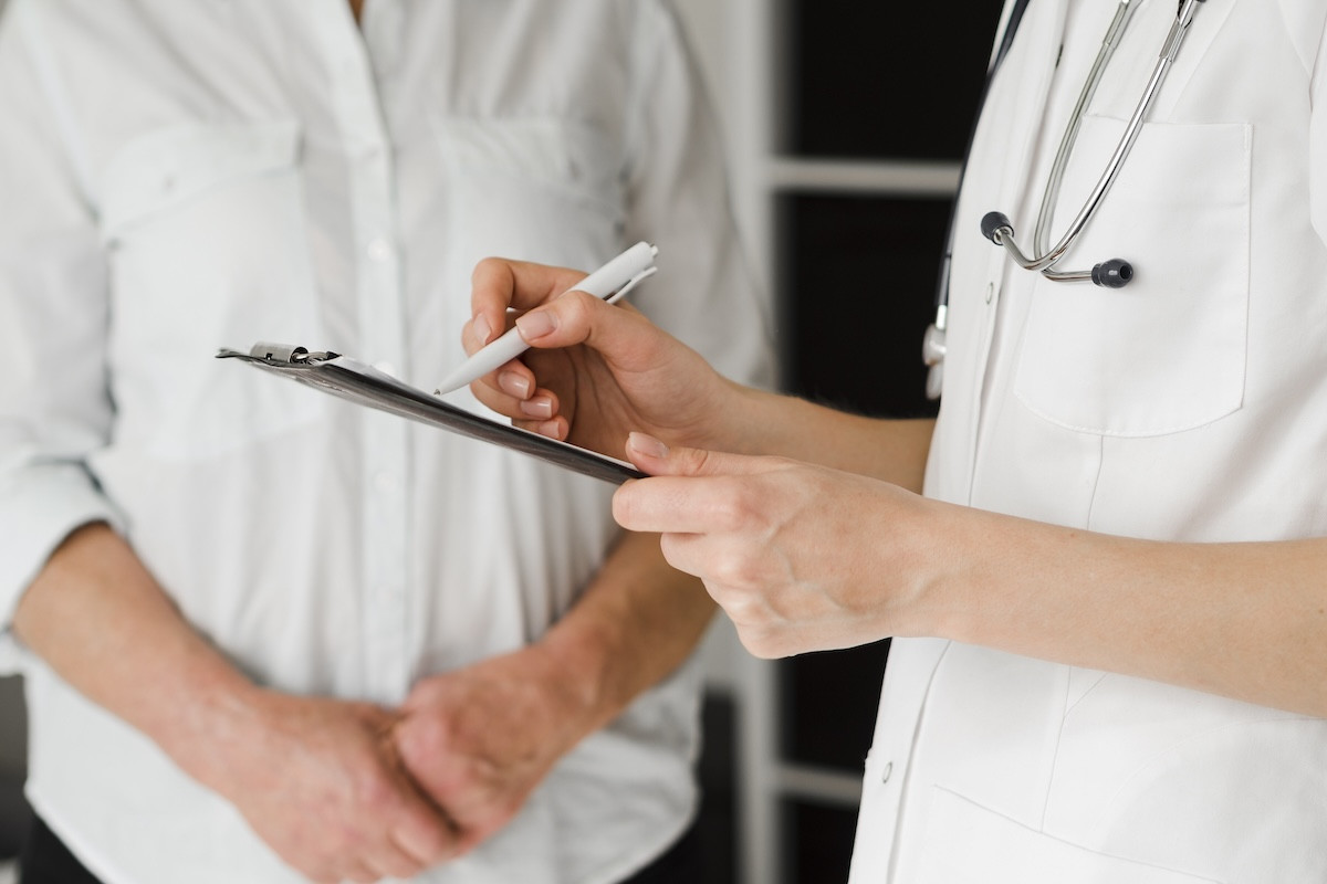 Ογκολόγος: Τα 5 πράγματα που πρέπει να κάνουν τώρα οι νέες γυναίκες για να μειώσουν τον κίνδυνο καρκίνου