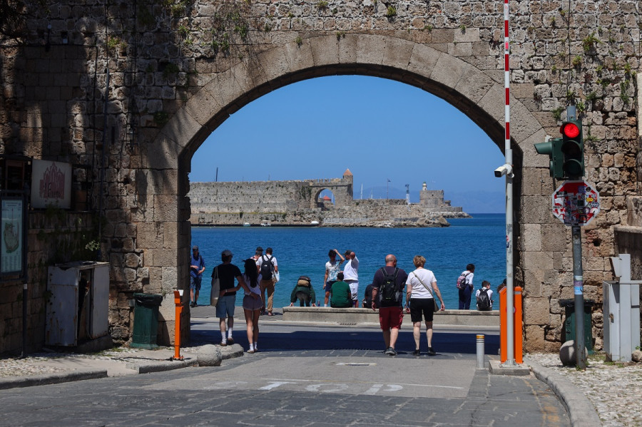 Ρόδος: Τι ζητούν Περιφέρεια και τοπικοί φορείς για την αξιοποίηση του παλιού νοσοκομείου