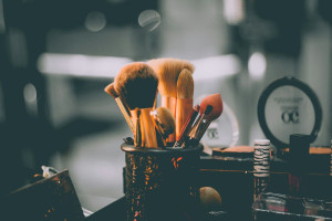 Πινέλα και σφουγγάρια μακιγιάζ - Πώς να τα καθαρίζετε ώστε να μην αποτελούν πηγή βακτηρίων