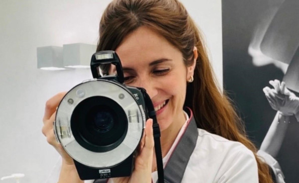 Αισθητική οδοντιατρική: όταν σε μία εποχή ανασφαλειών η αποκατάσταση του χαμόγελου γίνεται η αρχή μιας νέας σχέσης με τον εαυτό μας