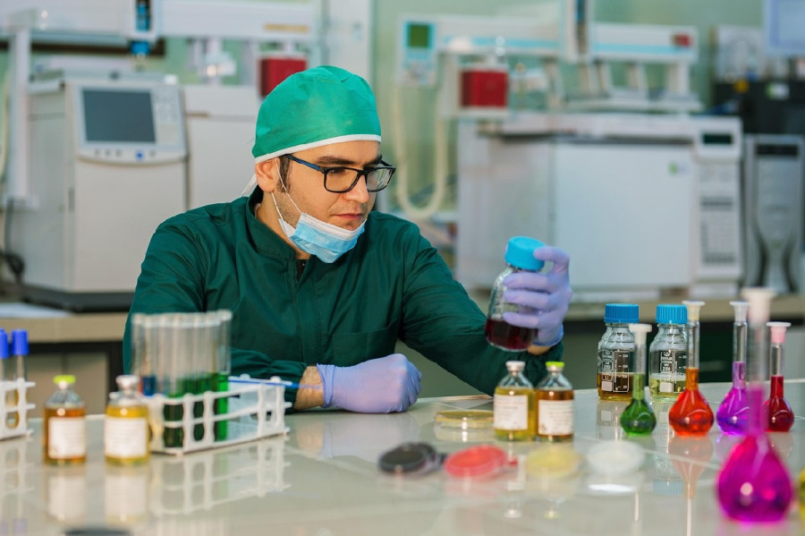 Ελληνική Μικροβιολογική Εταιρεία: Στο πλευρό των εργαστηριακών γιατρών στις 7 Νοεμβρίου