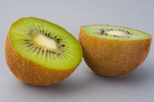 Κιβουί: Το φρούτο που έχει γίνει παγκοσμίως γνωστό για τα θρεπτικά του στοιχεία