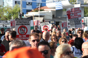 Θεσσαλονίκη: Πορεία διαμαρτυρίας από τους υγειονομικούς ενόψει της ΔΕΘ