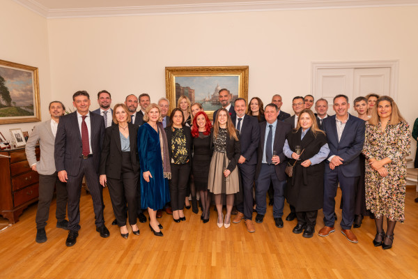 Τιμητική διάκριση για την UCB Ελλάδας: Ο Λεωνίδας Ισσόπουλος τιμήθηκε με τον βαθμό του Αξιωματικού του Τάγματος του Στέμματος του Βελγίου