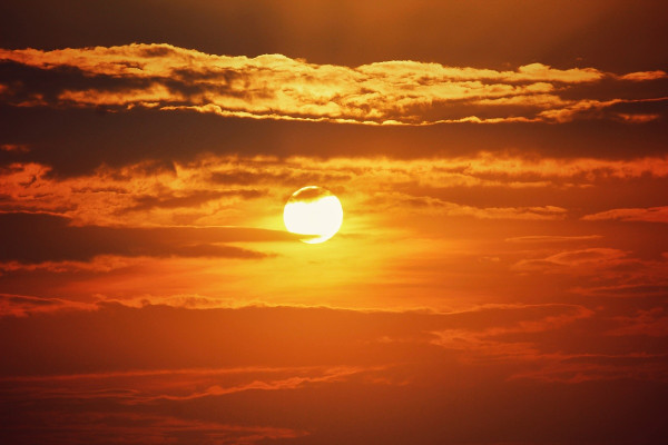 Ηλιακή ακτινοβολία: 7 tips για την φροντίδα του δέρματος