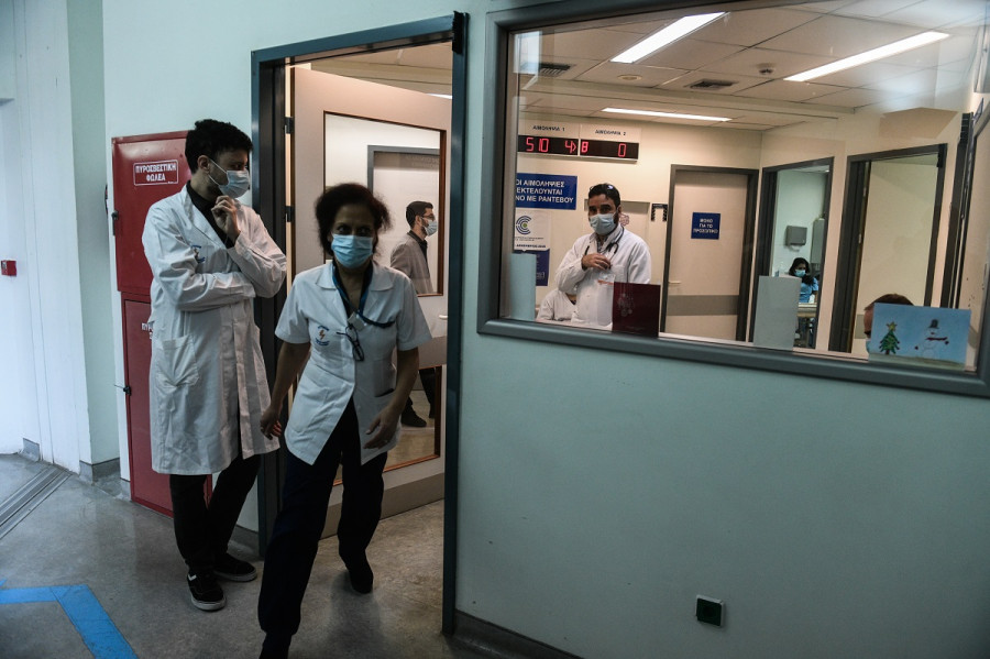 Χορήγηση λάθος αντιβιοτικού σε ασθενή στο «Αττικόν» - Τι λέει ο Μιχάλης Γιαννάκος