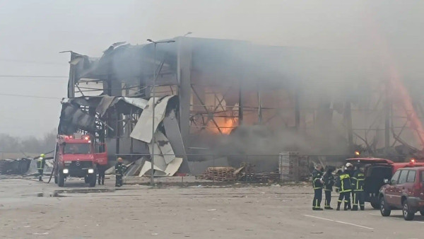 Εργοστάσιο «Βιολάντα»: Σε καλή κατάσταση η υγεία έξι εργαζομένων και ενός πυροσβέστη