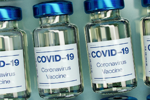 CDC: «Μπλόκαρε» μελέτη για την αποτελεσματικότητα των εμβολίων κατά της Covid-19