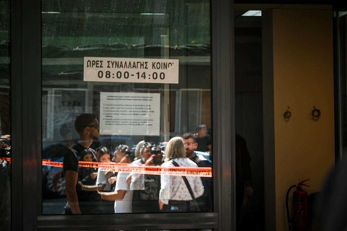 «Ερυθρός Σταυρός»: Μεταφέρθηκαν 5 τραυματίες μετά τους πυροβολισμούς στον ΕΦΚΑ Κεραμεικού και στο Εφετείο