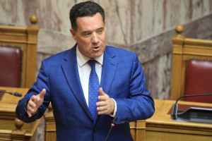 Γεωργιάδης για καθηκοντολόγιο μαιών: «Τίποτα δεν πρόκειται να αλλάξει»