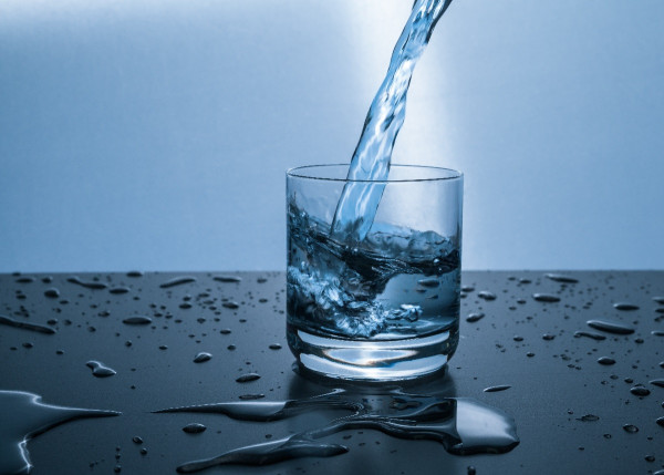 Πως θα περιορίσετε τις ουσίες PFAS στο νερό της βρύσης