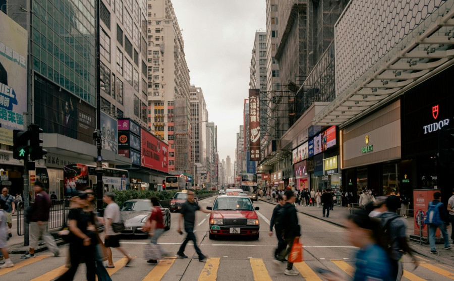 Τι αποκαλύπτει για την προσωπικότητά σας το να λέτε «ευχαριστώ» στους οδηγούς όταν περνάτε τον δρόμο