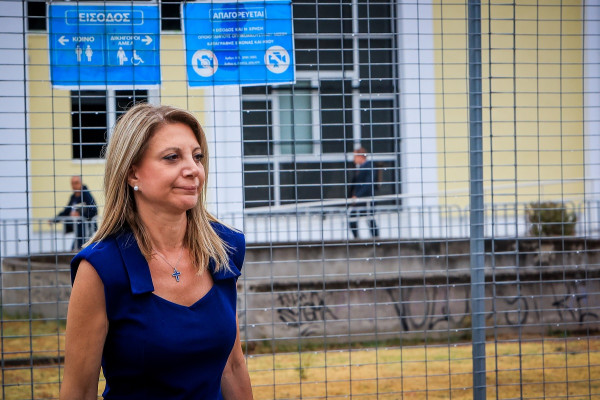 Καρυστιανού: «Υπάρχει κβαντική ιατρική, δεν υπάρχει αναγνωρισμένη ειδικότητα κβαντικού ιατρού»