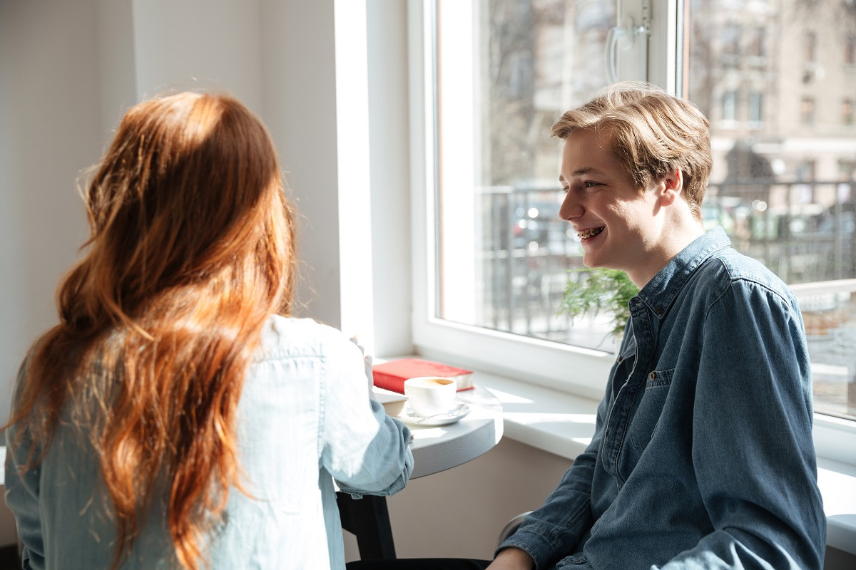 Small talk: Πώς επιδρά θετικά στην ψυχική υγεία