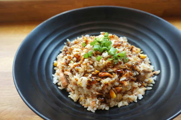 Τηγανιτό ρύζι με αυγό: Η υγιεινή εκδοχή - Πώς θα το φτιάξετε