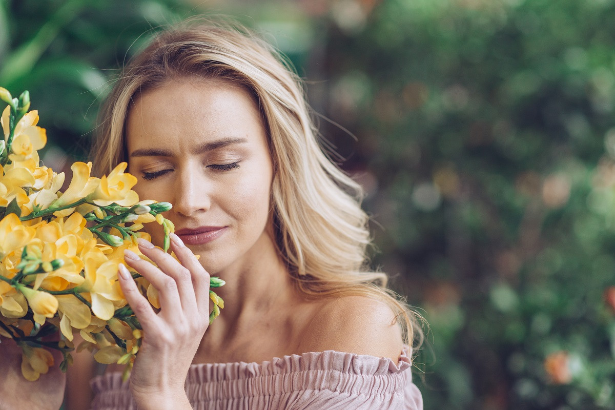 6 συμβουλές για ενυδατωμένο και λαμπερό δέρμα την άνοιξη