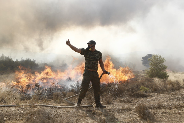 Επικίνδυνα σωματίδια - Φωτιές: Στο «κόκκινο» Δυτική Αθήνα και Πειραιάς