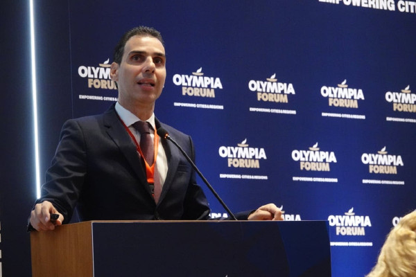 &Mu;ά&rho;&iota;&omicron;&sigmaf; &Theta;&epsilon;&mu;&iota;&sigma;&tau;&omicron;&kappa;&lambda;έ&omicron;&upsilon;&sigmaf;: &Pi;&alpha;&rho;&alpha;&delta;&omicron;&chi;ή &alpha;&pi;&omicron;&tau;&upsilon;&chi;ί&alpha;&sigmaf; &kappa;&alpha;&iota; &omicron;&iota; &tau;&rho;&epsilon;&iota;&sigmaf; &nu;έ&omicron;&iota; ά&xi;&omicron;&nu;&epsilon;&sigmaf;