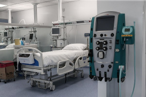 Κομισιόν: Δίμηνη προθεσμία για να πληρωθούν οι ληξιπρόθεσμες οφειλές των νοσοκομείων