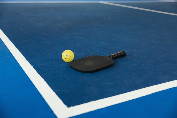 Pickleball: Το ιδανικό άθλημα μετά τα 60 για υγεία, ευεξία και κοινωνικότητα
