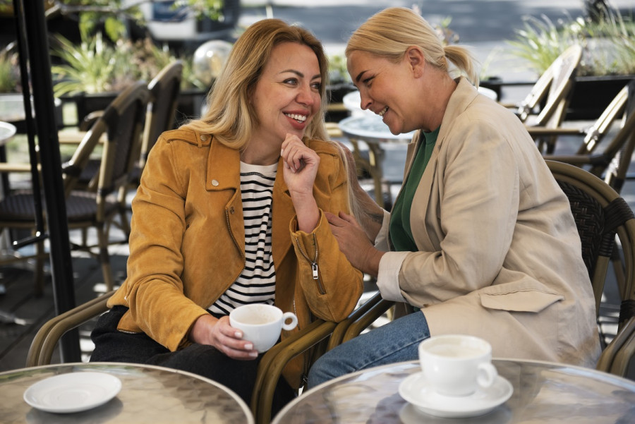 Τα οφέλη που προσφέρει μια μακροχρόνια φιλία για την υγεία