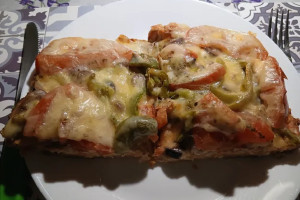 Η πιο εύκολη συνταγή για υγιεινή σπιτική πίτσα – Ζύμη με γιαούρτι