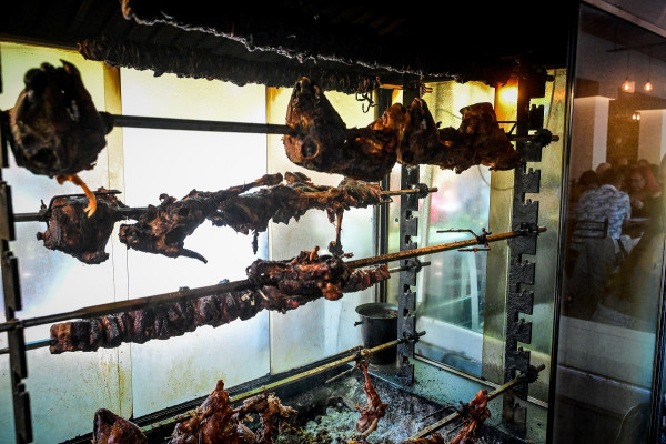 Πάσχα και υπερφαγία: 9 συμβουλές για να αποφύγετε ανεπιθύμητες εκπλήξεις