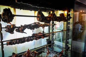 Πάσχα και υπερφαγία: 9 συμβουλές για να αποφύγετε ανεπιθύμητες εκπλήξεις