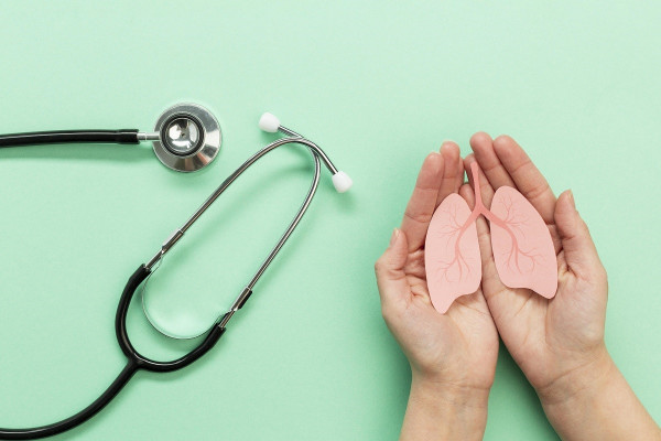 Κυστική ίνωση: Τα συμπτώματα και πότε πρέπει να δείτε το γιατρό