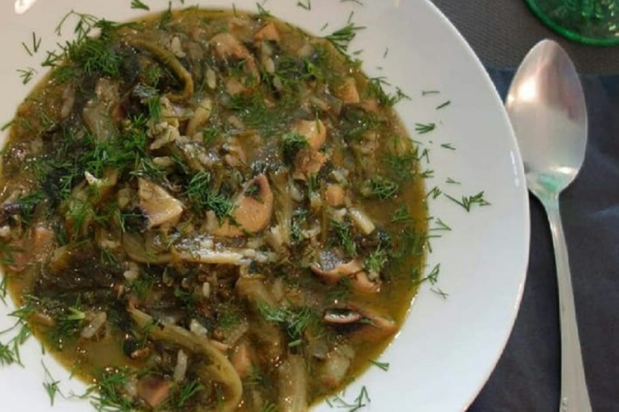 Συνταγή για νηστίσιμη μαγειρίτσα με μανιτάρια