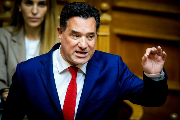 Social media: Υπερψηφίστηκε από την Ολομέλεια της Βουλής το νομοσχέδιο για την προστασία των ανηλίκων