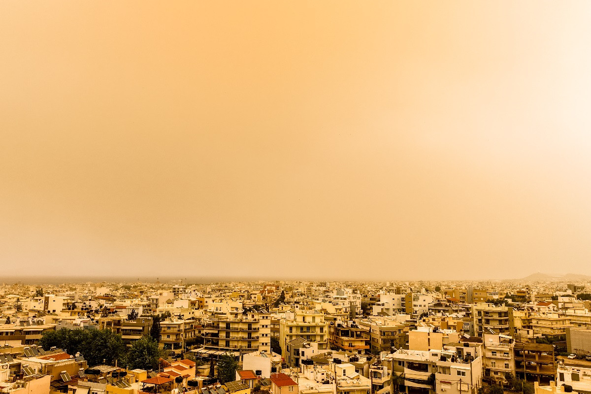 Κρήτη: Εξαιρετικά υψηλά επίπεδα αφρικανικής σκόνης – Οδηγίες προφύλαξης σε ευπαθείς ομάδες