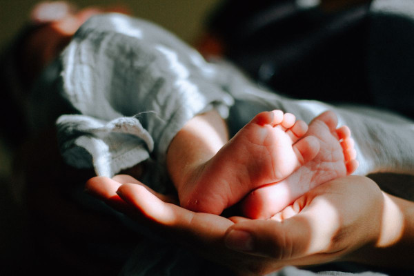 Βρετανία: Μωρό πέθανε από μυοκαρδίτιδα - 7 ακόμη άτομα νοσούν σοβαρά