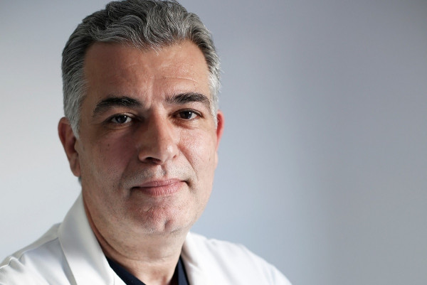 Πρεσβυωπία: Τι αλλάζει στην όραση μετά τα 40 και πώς αντιμετωπίζεται;