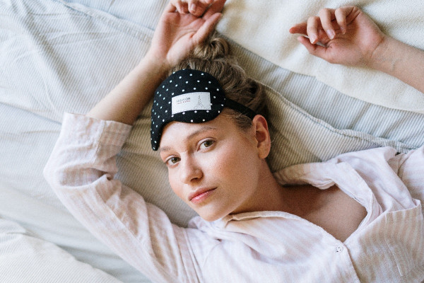 Ύπνος: Χαράς ευαγγέλια για όσους φορούν μάσκα ενώ κοιμούνται