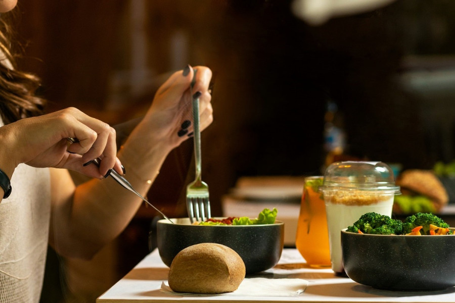 Το μυστικό ενός γιατρού για αδυνάτισμα – «Τρώω βραδινό κάθε πρωί»