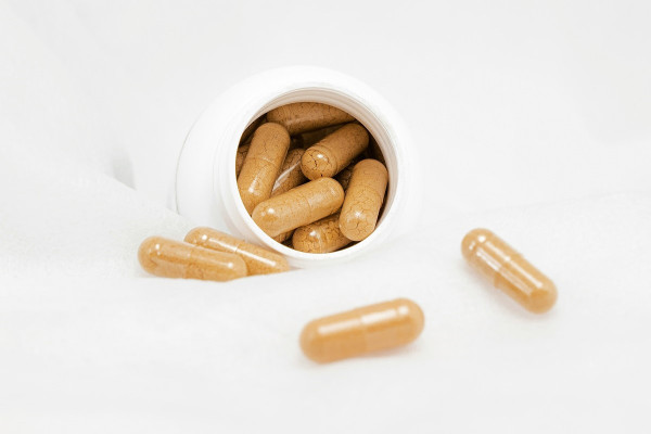 Αλτσχάιμερ: Ένα δημοφιλές συμπλήρωμα μειώνει σημαντικά τις βλάβες στον εγκέφαλο