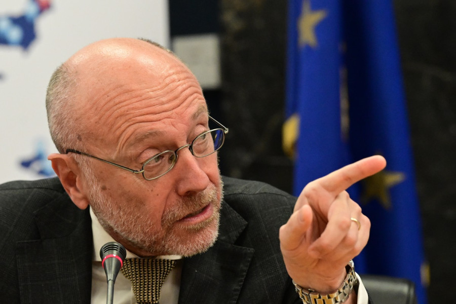 Δημήτρης Βαρτζόπουλος: Το παρασκήνιο, το κλίμα στο υπ. Υγείας και το ενδεχόμενο νέου προσώπου στο σκάνδαλο