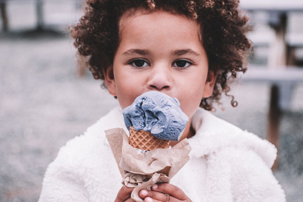 Γιατί παγώνει ο εγκέφαλός μας όταν τρώμε παγωτό