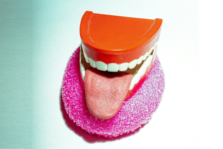 Τι αποκαλύπτει το χρώμα της γλώσσας για την υγεία σας